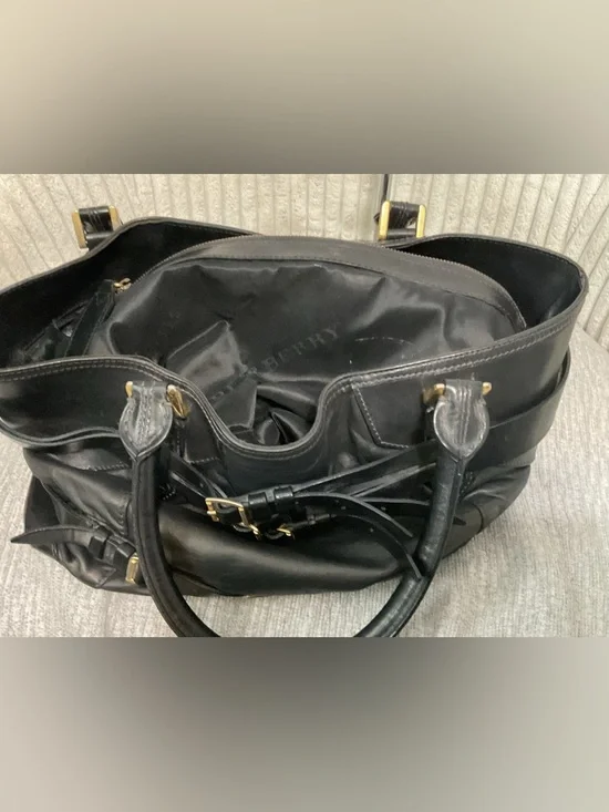 Burberry bags - Picture 10 of 15